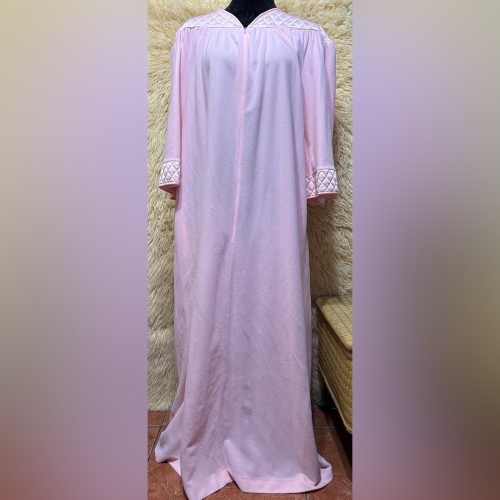 Vintage Vanity Fair Pink Quilted Satin Robe Lounge Gown Medium USA Grandmacore
